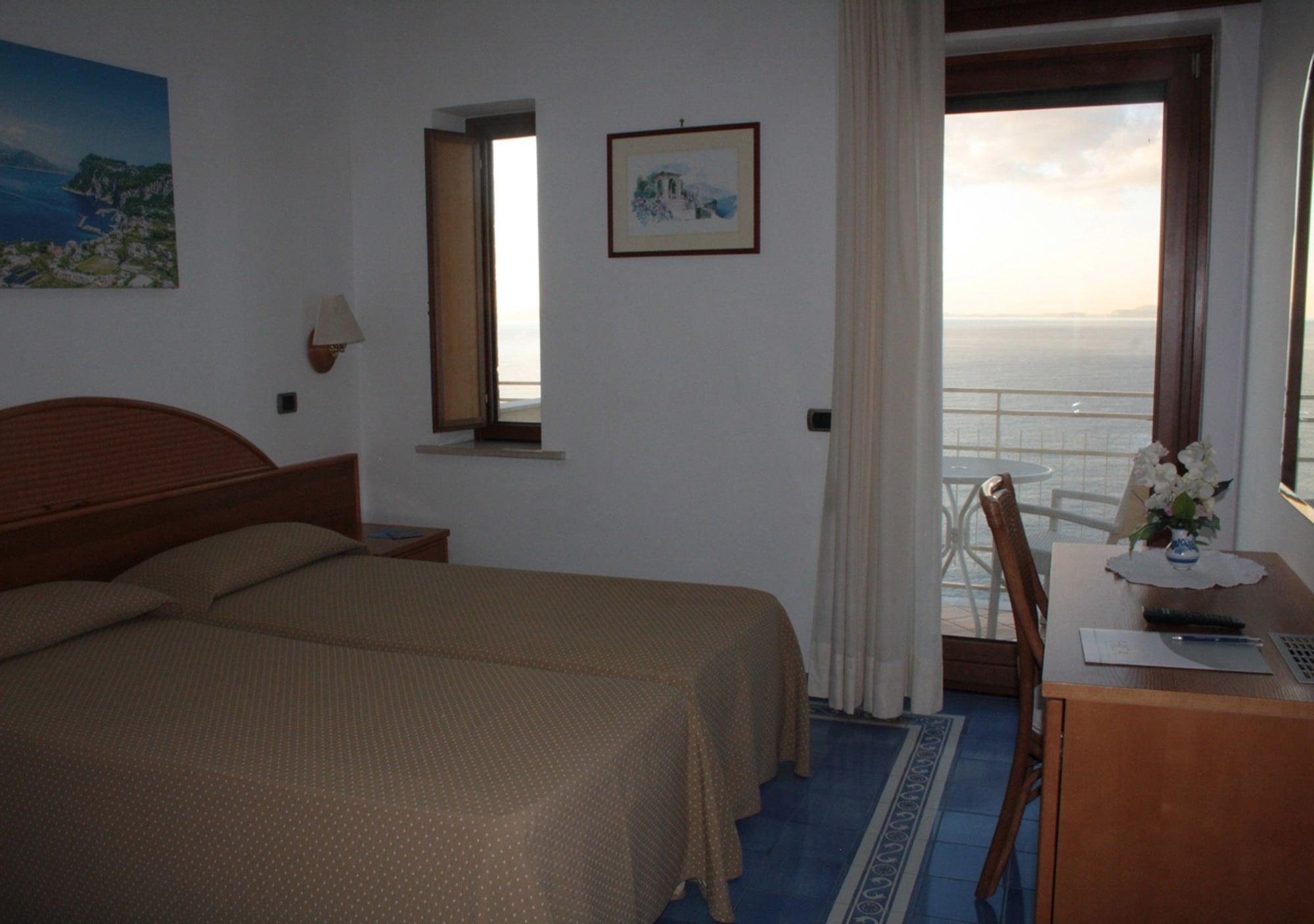 Hotel Sporting Vico Equense Buitenkant foto