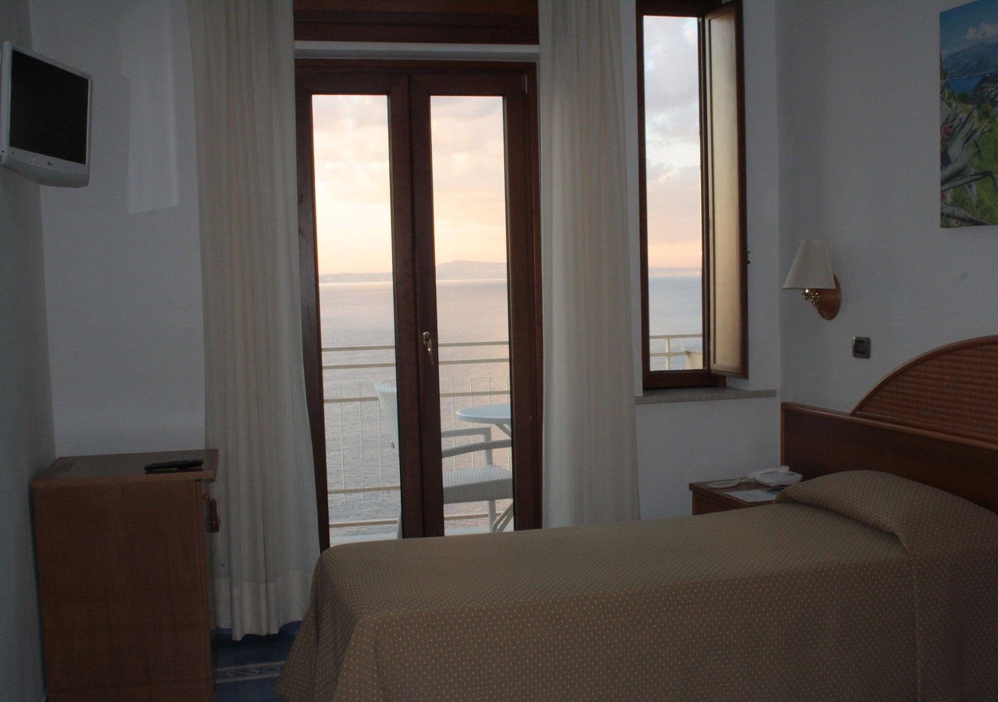 Hotel Sporting Vico Equense Buitenkant foto